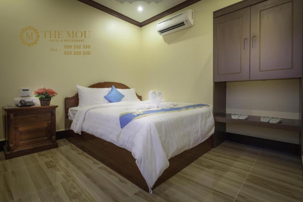 The Mou Hotel Phnom Penh Exterior photo